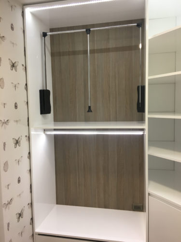Mini walking closet
